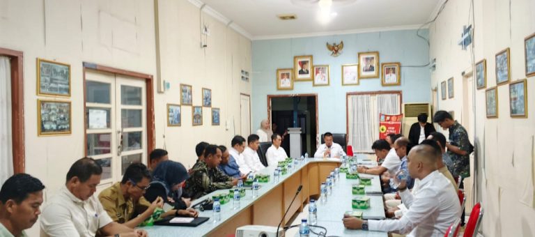 Pemkab Anambas dan Kejari Teken Kesepakatan Penguatan Hukum dan Pengawasan
