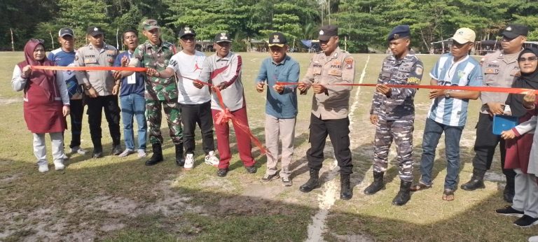 31 Tim Sepak Bola Bertanding di Turnamen Desa Keramut