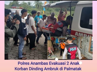 Polisi Evakuasi Dua Anak di Palmatak Tertimpa Dinding Rumah Roboh